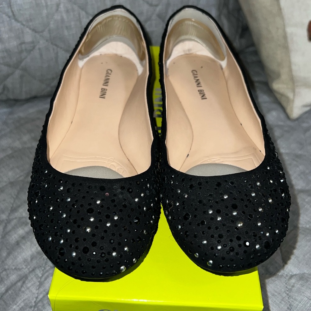 Gianni Bini black flats